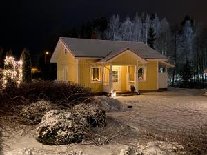 Talo Merikarvian keskustassa lähellä Merta!