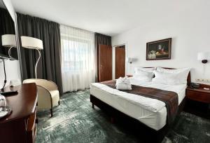 Standard Double Suite room in City Hotel