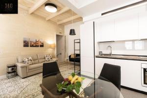 Historical Mdina Gem, Lux HOME with Rooftop Pool by 360 Estates