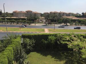 Choueifat - Katameya heights 5th settlement, 3 double bedrooms entire apartment