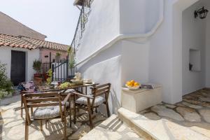 Gala Estate Traditional Mansion