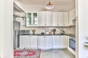 Westminster 2 Bedroom Apartment in Sea Point