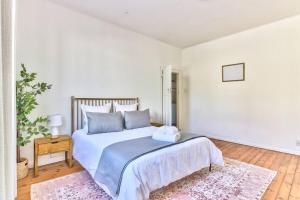 Westminster 2 Bedroom Apartment in Sea Point