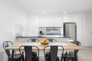 Bellbird Park Stay Katandra 3 BR Family and Worker Home