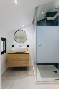 Villas Villa luxe, au calme avec piscine a 5min du lac : photos des chambres
