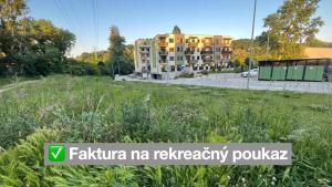 Apartment Rosnička, Perfect Location with 24h Checkin, Balcony, AC & Free Parking