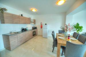 Seafront beautifully furnished 2 bedrooms GOGZR-3