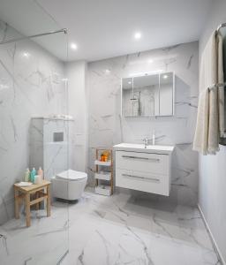 Bright and Stylish 2BD Flat in The City Centre by Flat Mаnager