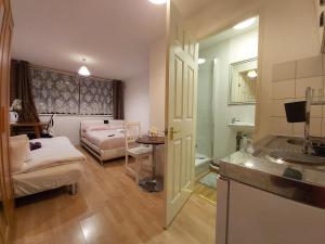 London Harford House rooms