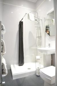 Lauriston & Lawton Court Hotel