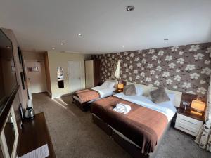 Lauriston & Lawton Court Hotel