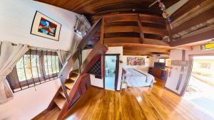 LINDA CASA EM SÃO BENTO DO SAPUCAI