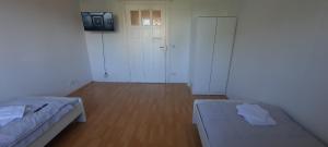 EG Links Penzini Monteurzimmer Apartment A Karlsruhe Durlach für 6 Personen