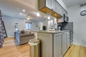 Walkable Calabash Condo with Pool Access!