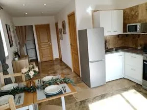 Appartement lumineux au cœur de la garrigue - Vénéjan
