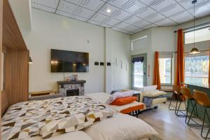 Ski Shuttle Access Studio 2 Mi to Keystone Slopes