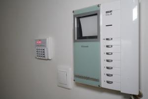 Garden Apartment next to the Mall -Private Parking