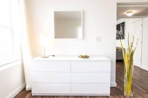 1 Bedroom 5 minutes walk to Beach on Washington Ave