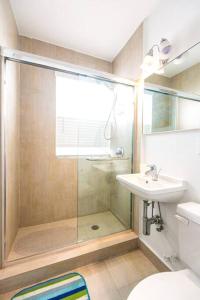 1 Bedroom 5 minutes walk to Beach on Washington Ave