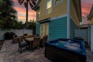Turquoise Turtle - Hot Tub, Beach, Game room