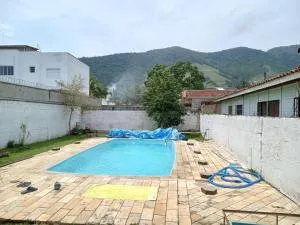 Casa com piscina perto da praia - Barro