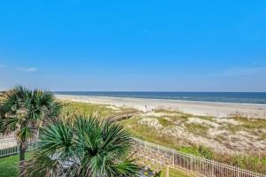 Oceanfront Pool and Quiet