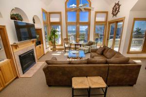 Semi-Oceanfront, Rec Rm, Pool, Hot Tub, Close to Beach! PI191, OBXcape