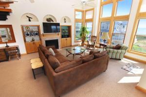 Semi-Oceanfront, Rec Rm, Pool, Hot Tub, Close to Beach! PI191, OBXcape