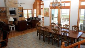 OCEANFRONT, Ocean Views, Priv Pool, Rec Room, 8 BRS, PM2, Old Glory