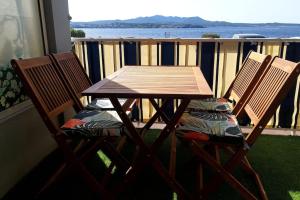 Appartements Front de mer - Emplacement prise au calme - T2 moderne et entierement climatise - Tout a pieds : photos des chambres