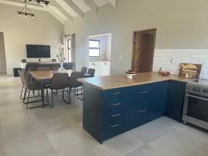 7 Honeysuckle - Vredenburg