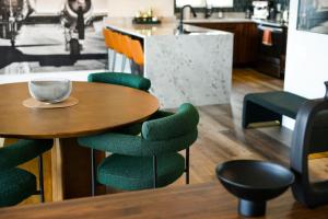 HostWise Stays - Grandview Penthouse - Sweeping City Views, High End Living