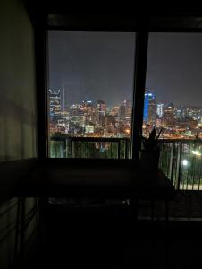 HostWise Stays - Grandview Penthouse - Sweeping City Views, High End Living