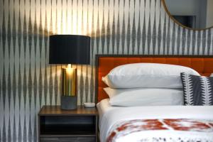 HostWise Stays - Grandview Penthouse - Sweeping City Views, High End Living