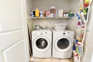 HostWise Stays - The Alpine - Family Friendly, Great Area, 3BR Home