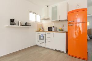 Orange Volcano - pool, gym and activities in Sport Center Fariones included