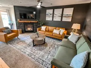 Remodeled Summit Condo at Snowshoe - Modern & Cozy - Slaty Fork