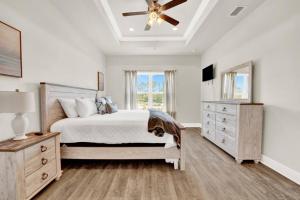 Spacious 5-Bed Beach Home with Pool, Golf Cart, Pet-Friendly, Resort Amenities