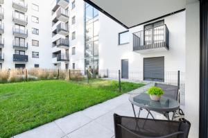 SKY Home- Rose Apartament -Manufaktura, Bezpłatny Parking, Klima, Dostęp na KOD