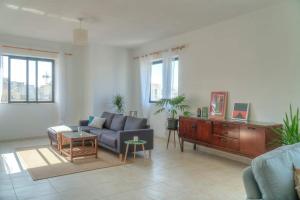 Double bedroom with ensuite in spacious corner apartment