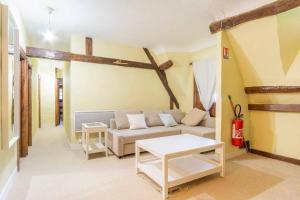 Maisons de vacances Dream 6-bedroom Villa with private tennis court : photos des chambres