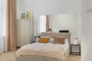 Studio in the Centre of Katowice Opolska by Renters