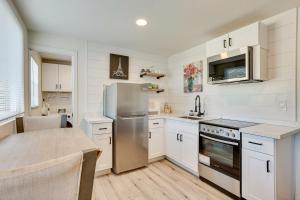 Modern Tiny Home about 5 Mi to Downtown Phoenix!