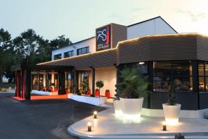 Hotels Logis Hotel Relais Saint Jacques - Chateauroux : photos des chambres