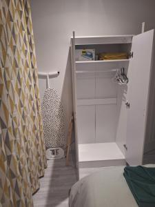 Deluxe Single room only for one adult