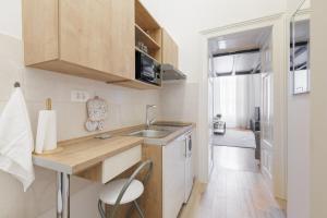 Cozy & 3 minutes from main square - J