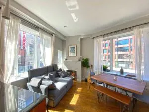 Gorgeous Three Bedroom West Village Townhouse - Greenwich Village