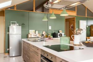 StroEnzo - RUIME LOFT - 5P - 2SLPK - DAKTERRAS - LAADPAAL - 10MIN Maastricht