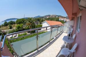 One-Bedroom Apartment - 