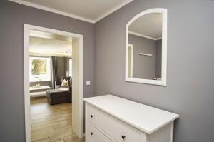 Ruhig und idyllische Lage, strandnah, gratis Nutzung vom AHOI Erlebnisbad und Sauna in Sellin - Gutshaus Silvitz FeWo 02